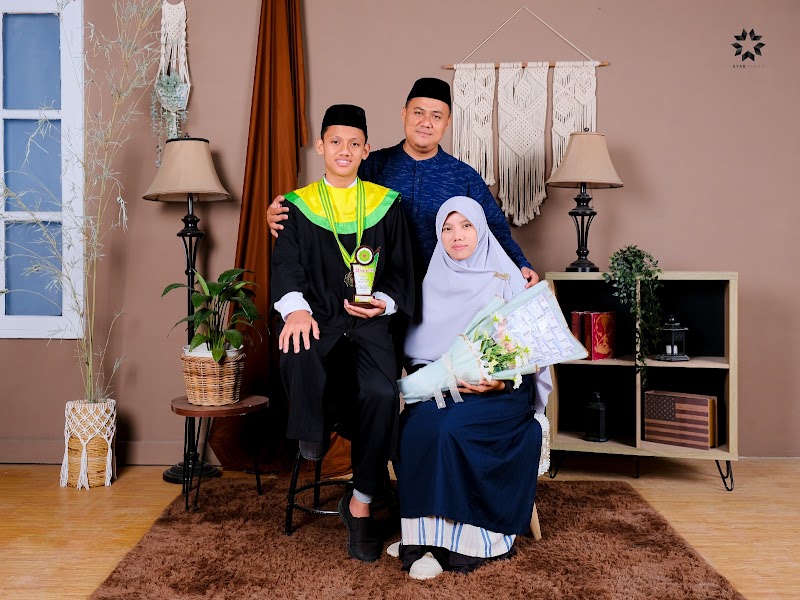 Masjid Al-Muqorrobin: The Best Worship and Service Hub in Cilacap
